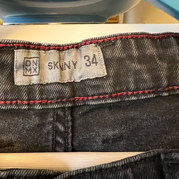 DNMX Skinny Jeans Size 34 Black Distressed with Red Pocket Details - Picture 7 of 8